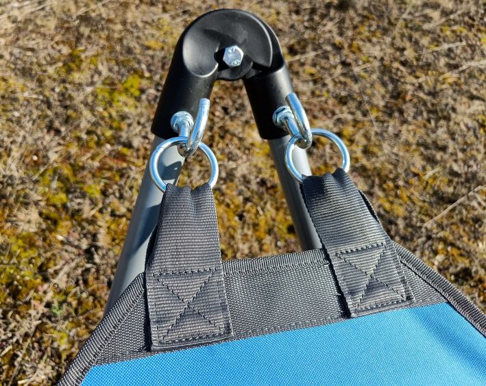 Zwei Abspannungen sorgen f&uuml;r mehr Stabilit&auml;t.