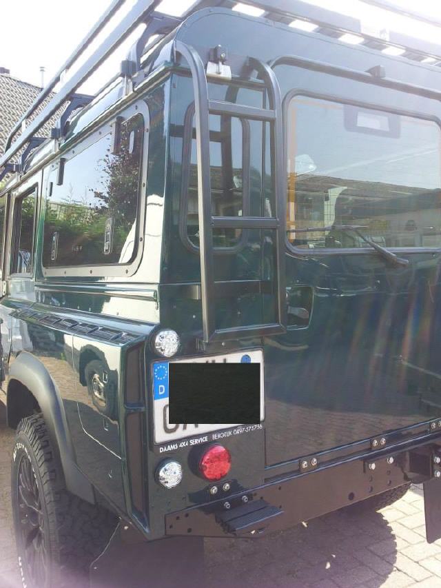 Die 2-teilige Heckleiter von Tembo f&uuml;r Defender