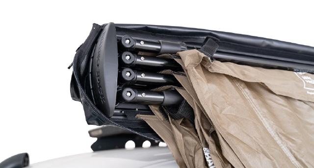 Gest&auml;nge in der Farbe schwarz.