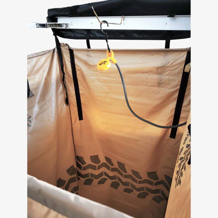 Ger&auml;umiger Platz.