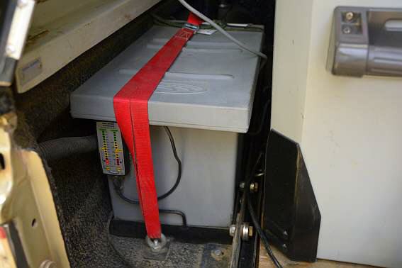 Power Back Batteriebox mit Zusatzmonitor.