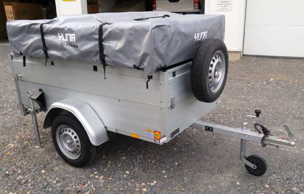 Yuna-Dachzelt als Mitreisender auf Anh&auml;nger.