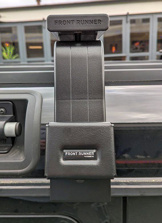 Genaue und formsch&ouml;ne Passform der stabilen F&uuml;&szlig;e.