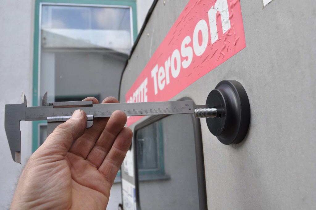 Aufnahme f&uuml;r 2 Sandbleche an Wohnkabine.