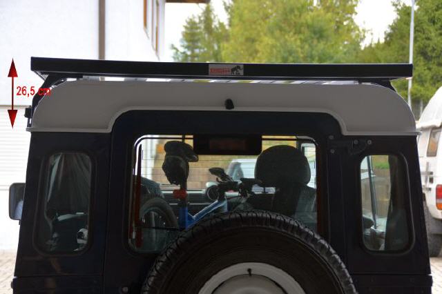 Extrem flach: Tembo-Dachtr&auml;ger am Defender.